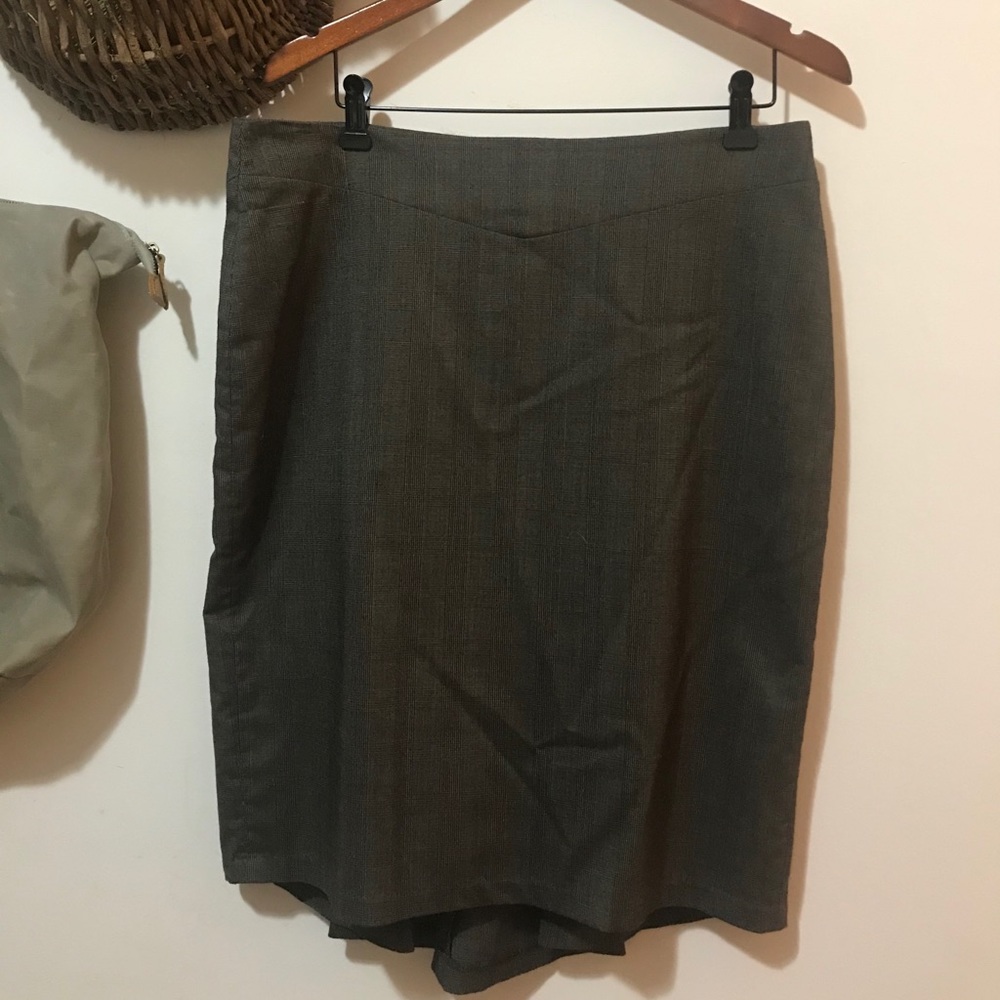 The perfect light academia pencil skirt!